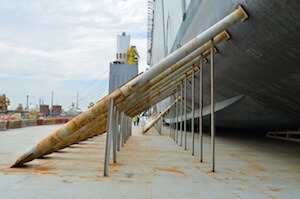 Sea-fastening strut