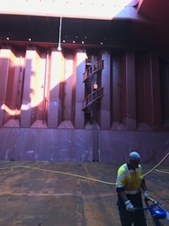 Hold cleaning and deck descaling